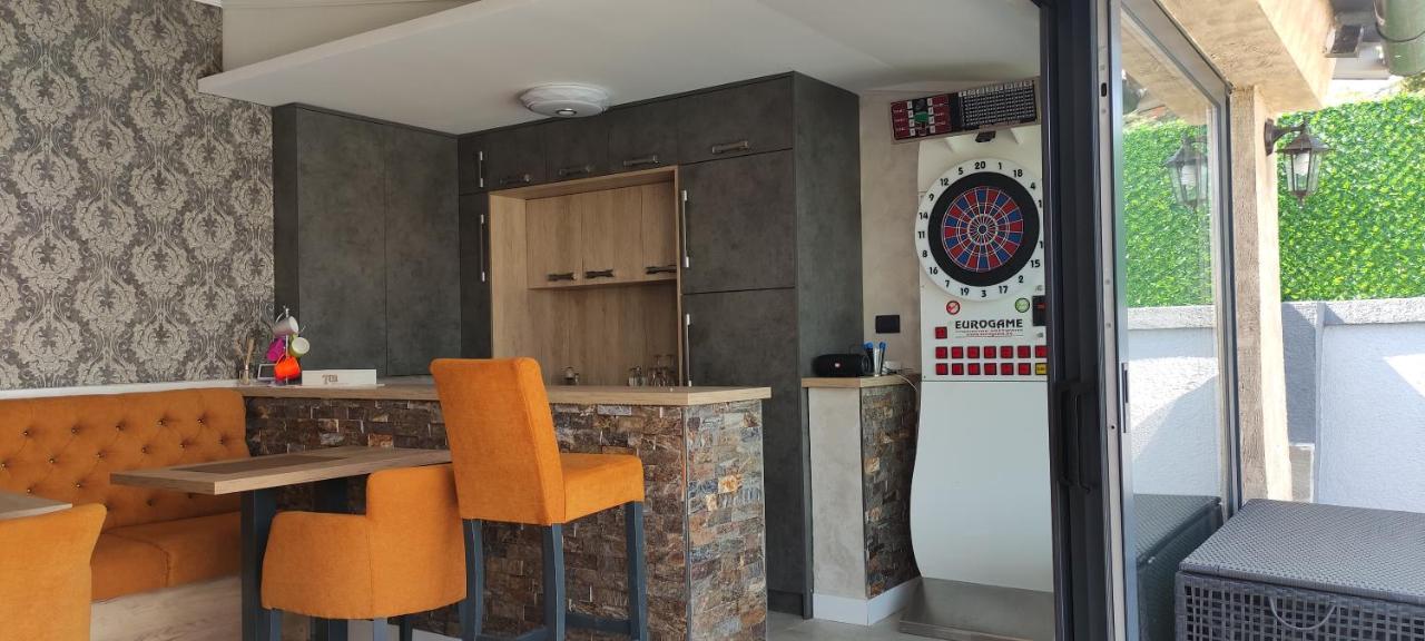 Lux Vila Aleksandar Sremska Kamenica Luaran gambar